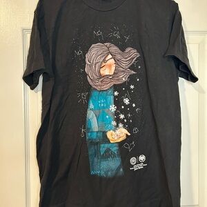 Breckenridge Black Tee with Whimsical Graphic. Crosslisted